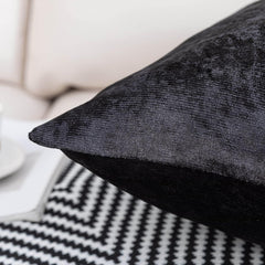 SAIMAZ luxurious crushed velvet cushion covers in beige on a sofa