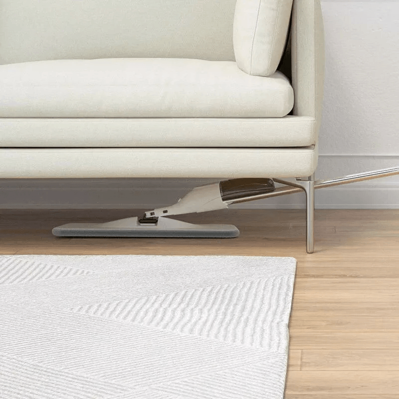 SAIMAZ spray mop set with two reusable microfiber pads
